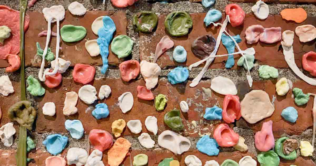 Mastica questo: c'è della plastica in quella gomma da masticare?