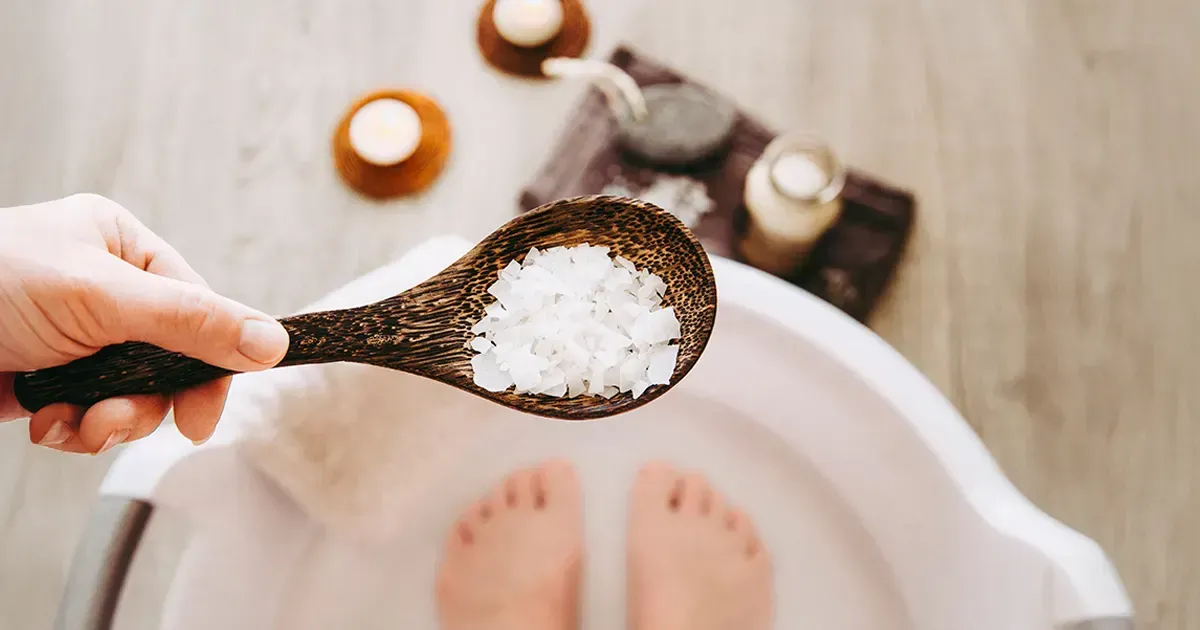 Hai un'unghia incarnita? Prova questi rimedi casalinghi